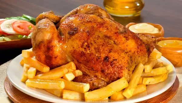 ¿Qué restaurantes ofrecen barra libre de pollo a la brasa?