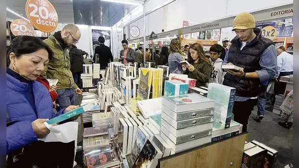 Feria del Libro 2023: así puedes conseguir una entrada Fan FIL para desayunar con tu autor favorito