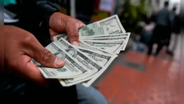 Dólar retoma repunte: ¿en cuánto cotiza este jueves 8 de febrero?