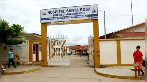 Personal de hospital utiliza carbón para cocinar alimentos ante falta de gas por protestas