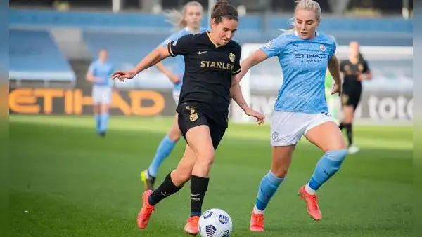 Barcelona cayó 2-1 ante Manchester City y clasificó a la semifinal de la UEFA Women’s Champions League