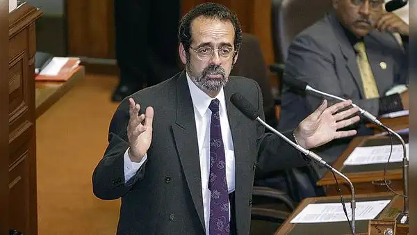 ¿Por qué Javier Diez Canseco fue tendencia en redes?
