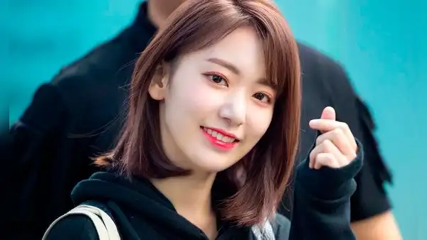 IZ*ONE: Miyawaki Sakura confirma graduación de HKT48, su grupo original