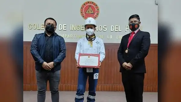 ‘Ingeniero bailarín’ recibió reconocimiento de Colegio de Ingenieros