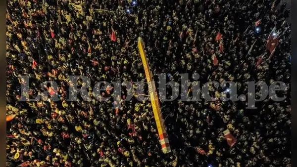 FOTOS: Pedro Castillo dirigió multitudinario cierre de campaña en Plaza 2 de Mayo