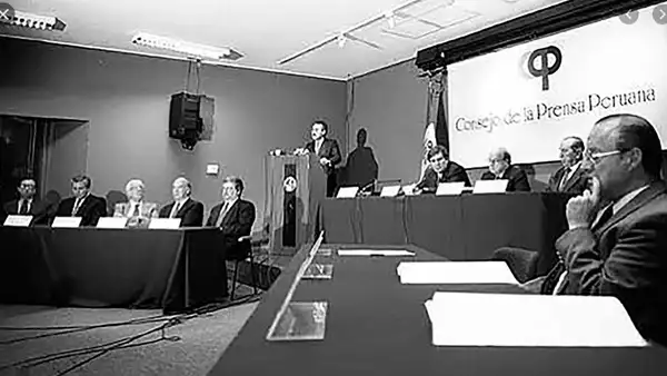 Tribunal de Etica del CPP declaró fundada queja contra América TV y Canal N por violar principios rectores