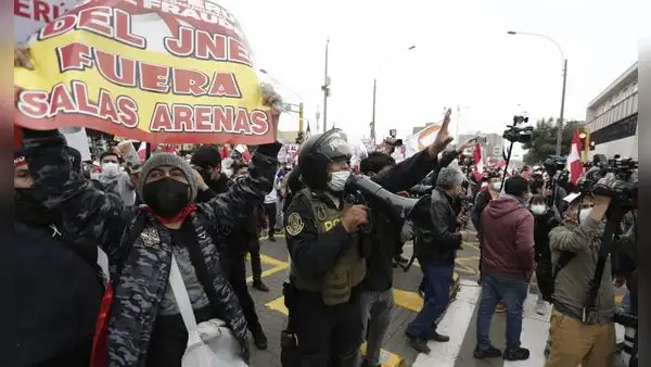 Defensoría: “Condenamos toda campaña de hostilización en redes sociales”