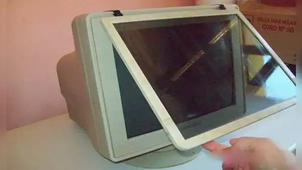 ¿Por qué ya no se usan los vidrios que tenían las computadoras antiguas y para qué servían?