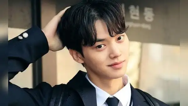 Song Kang es el segundo actor coreano más popular actualmente
