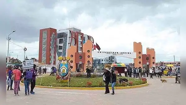 Audio revelaría el pago de coimas para aprobar cursos en la UANCV de Juliaca