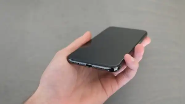 Joven crea el primer iPhone con puerto USB tipo C y lo vende a más de US$ 86.000