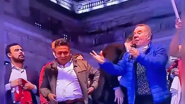 Efraín Aguilar perdió su celular en manifestación pro vacancia presidencial: “Devuélvanlo” 