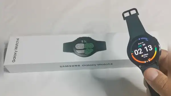 Samsung Galaxy Watch 4, un smartwatch que permite contestar mensajes de WhatsApp y Facebook
