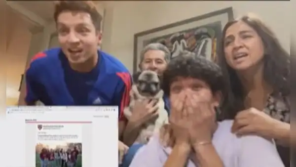 Joven se entera que fue aceptado en Harvard y su familia tiene emotiva reacción