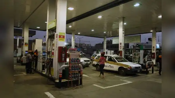 Usuarios reportan desabastecimiento y encarecimiento del GLP en diversos grifos de Lima
