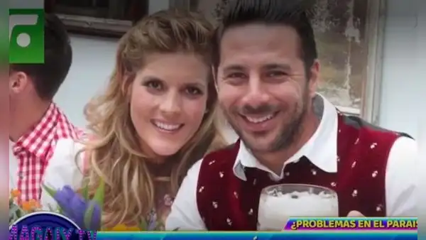 Claudio Pizarro le habría puesto fin a un matrimonio de 23 años, según “Magaly TV, la firme”