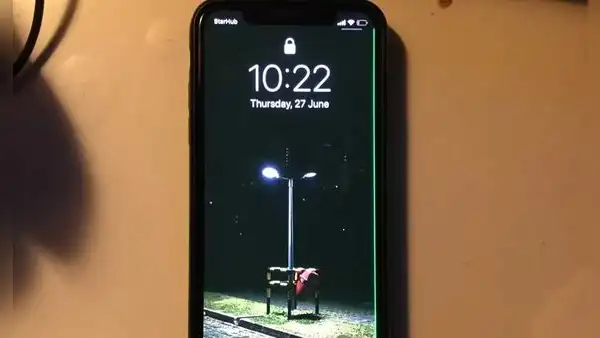 ¿Qué hacer si una línea verde aparece en la pantalla de mi teléfono?