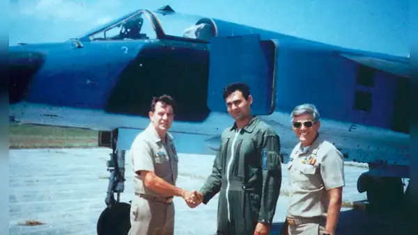 El piloto que burló 2 veces a Fidel Castro: huyó de Cuba en jet y volvió para rescatar a su familia