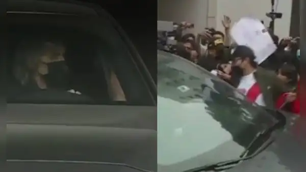Hinchas peruanos se abalanzaron sobre carro que trasladaba a Ricardo Gareca