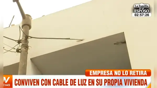 Comas: familia construye segundo piso de su casa y ahora cable de luz atraviesa sala y dormitorios