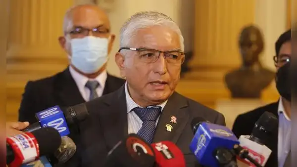 Héctor Acuña considera que merece bono S/9.900 y descarta devolución: Sería “populismo”
