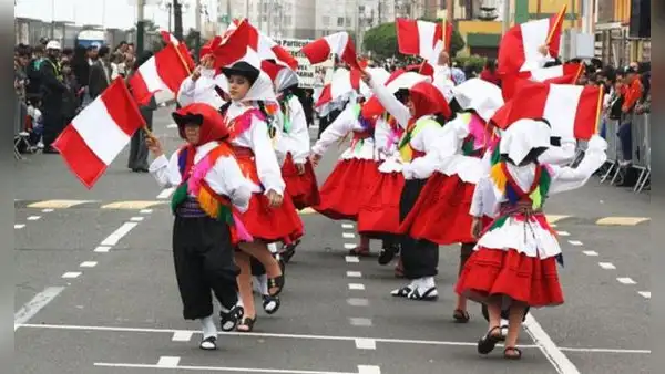 Frases cortas por Fiestas Patrias: mensajes creativos, imágenes y más saludos para este 28 de julio
