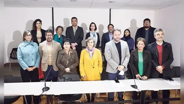 120 organizaciones piden adelanto de elecciones