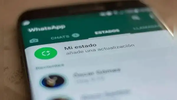WhatsApp tiene un truco que permite ver las fotos y estados de tus amigos sin que lo sepan