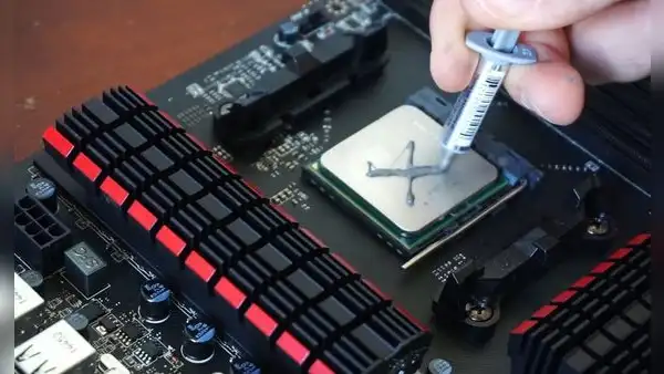 ¿Cómo aplicar pasta térmica en el procesador de tu computadora para evitar que se caliente?