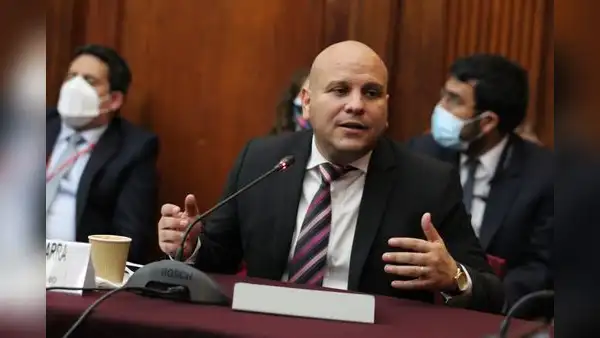 Alejandro Salas: "De haber estado presente, hubiese interrumpido el mensaje del golpe de Castillo"