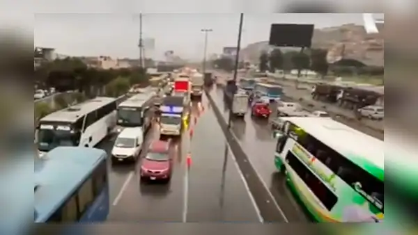 Surco: hombre muere tras despistarse con su motocicleta debido a la pista mojada en la Panamericana Sur