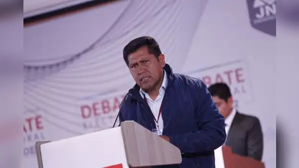 Gobernador de Puno, Richard Hancco, afirma ser perseguido por personas y vehículos de manera sospechosa