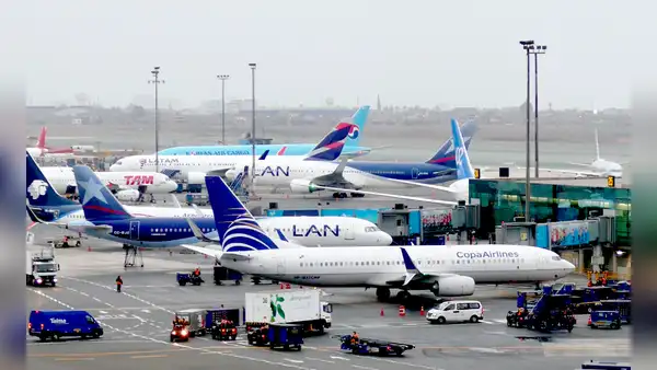 ¿Por qué casi todos los aviones de pasajeros están pintados de blanco?
