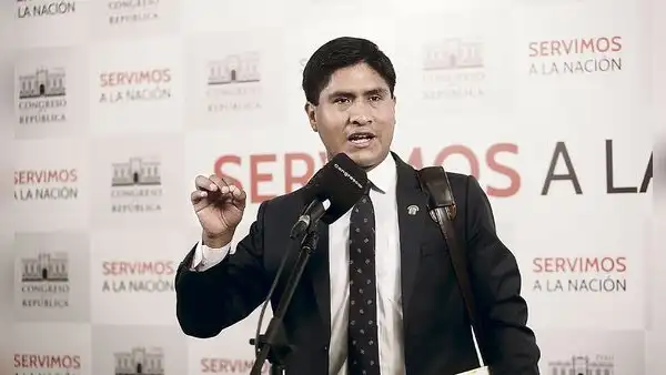 Congresista Wilson Soto denuncia que vándalos intentaron quemar su vivienda