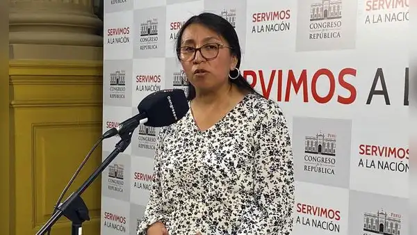 Ruth Luque formaliza denuncia ante Fiscalía por abuso de autoridad de la PNP