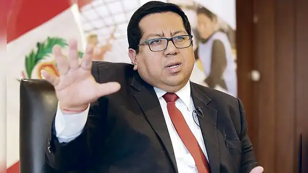 Ministro Contreras minimiza protestas contra Dina Boluarte: "Lo peor ya pasó"