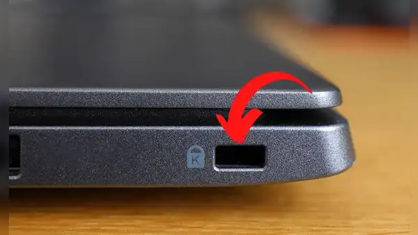 ¿Para qué sirve el agujero que se encuentra en el lado derecho o izquierdo de tu laptop?