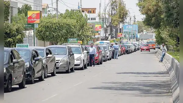 Más de 80 bloqueos dejan a regiones sin alimentos ni combustible