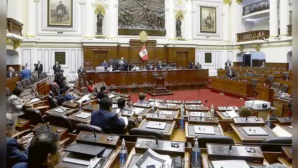 El 74% del Perú está a favor del cierre del Congreso, según IEP