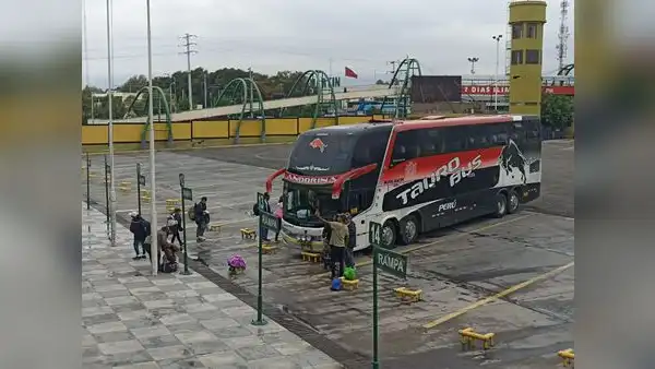 Bloqueo de vías sigue afectando al transporte de personas y alimentos en Arequipa