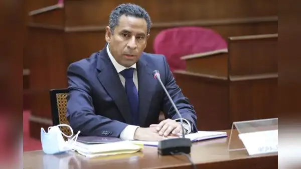 Presidente del Tribunal Constitucional: "Una constitución no va a cambiar la realidad de un país"