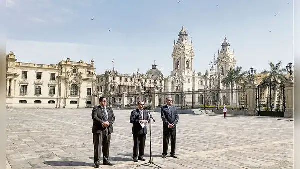 El Ejecutivo sin postura definida en plena crisis