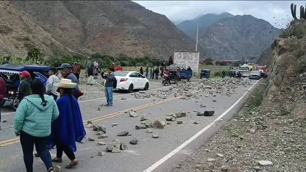 Ronderos bloquean carretera, toman puentes y aíslan Cajamarca, Lambayeque y zonas del nororiente
