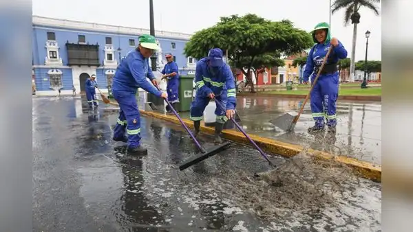 Trujillo: sorpresiva lluvia generó 42 aniegos en la ciudad