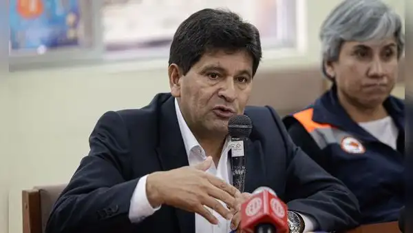 Gobernador de Arequipa, Rohel Sánchez: "Es irracional cortar mandato a alcaldes y gobernadores"