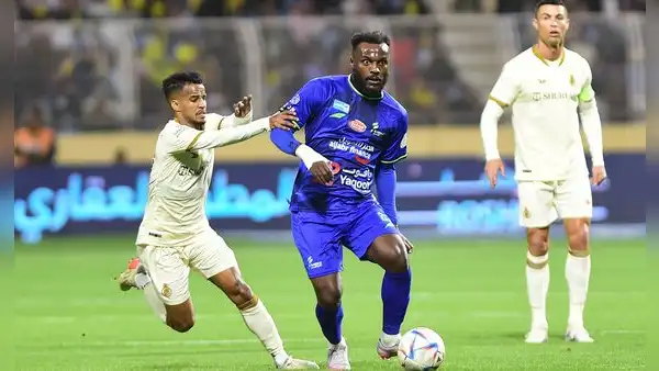 Con gol de penal de Cristiano Ronaldo, Al-Nassr empató 2-2 con Al-Fateh por la liga saudí