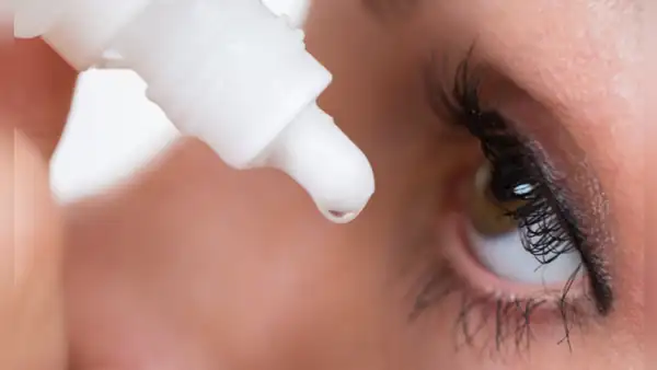 Un muerto, personas con ceguera y 55 infectados por usar gotas para los ojos en Estados Unidos