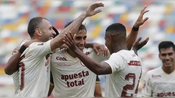 Las curiosas y virales frases que dejó el narrador del Universitario vs. Cantolao: "Ilumínanos, 'Lolo'"