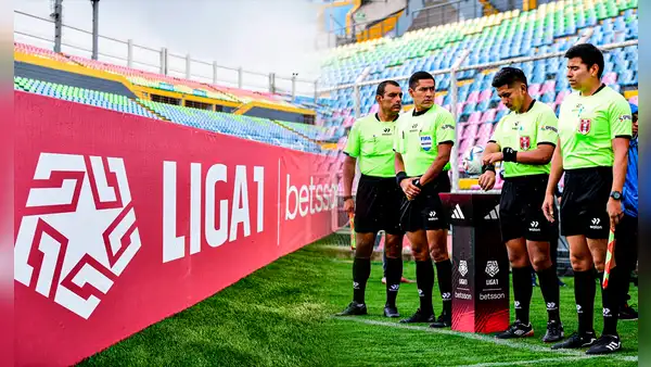 ¿Cómo se ejecuta un walk over y cuáles son los procedimientos para que el árbitro pite el final?