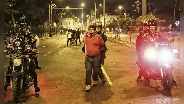 Marchas en Perú: decretan estado de emergencia por las protestas en siete regiones del sur